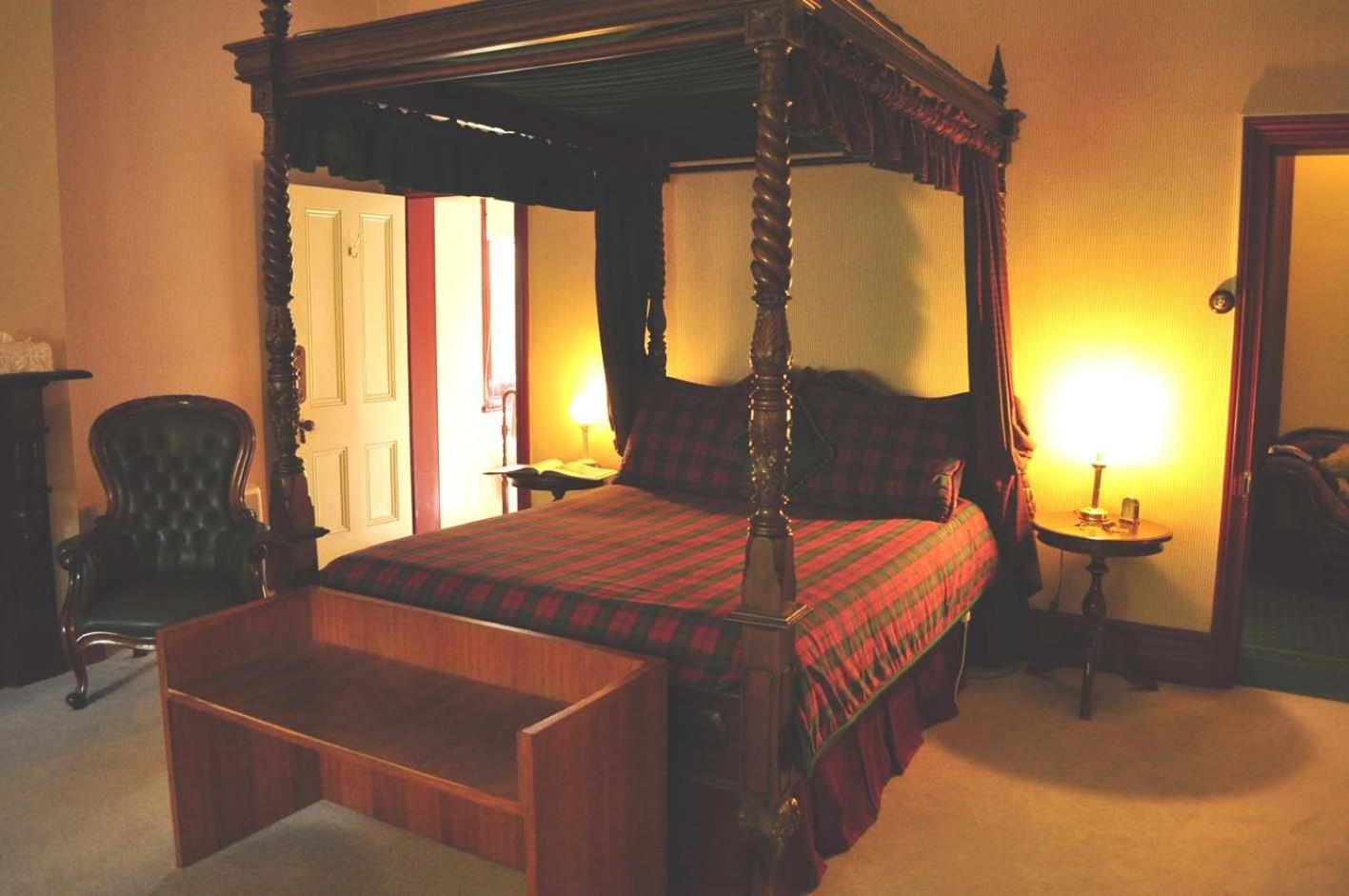 Ormiston House Bed & Breakfast Strahan Bagian luar foto