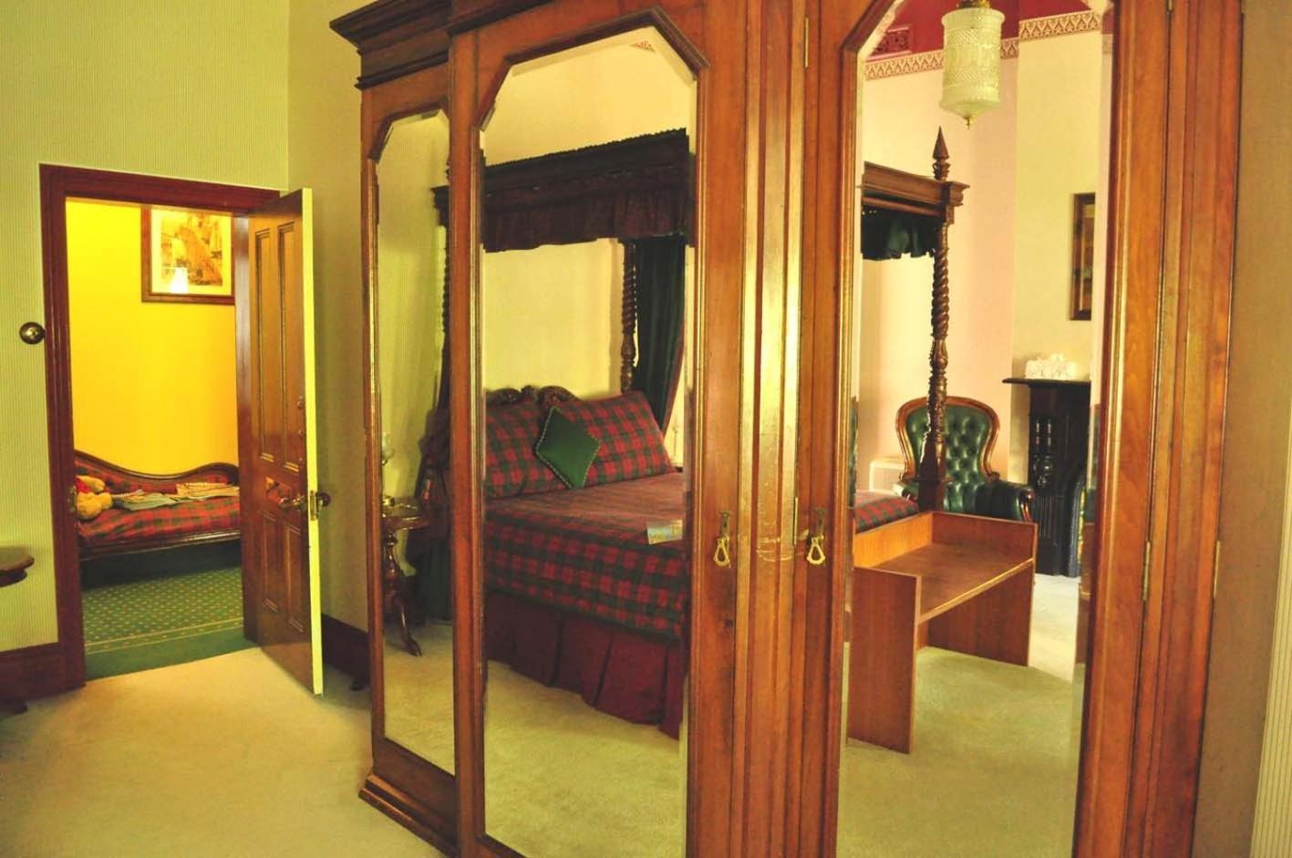 Ormiston House Bed & Breakfast Strahan Bagian luar foto