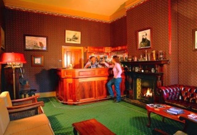Ormiston House Bed & Breakfast Strahan Bagian luar foto